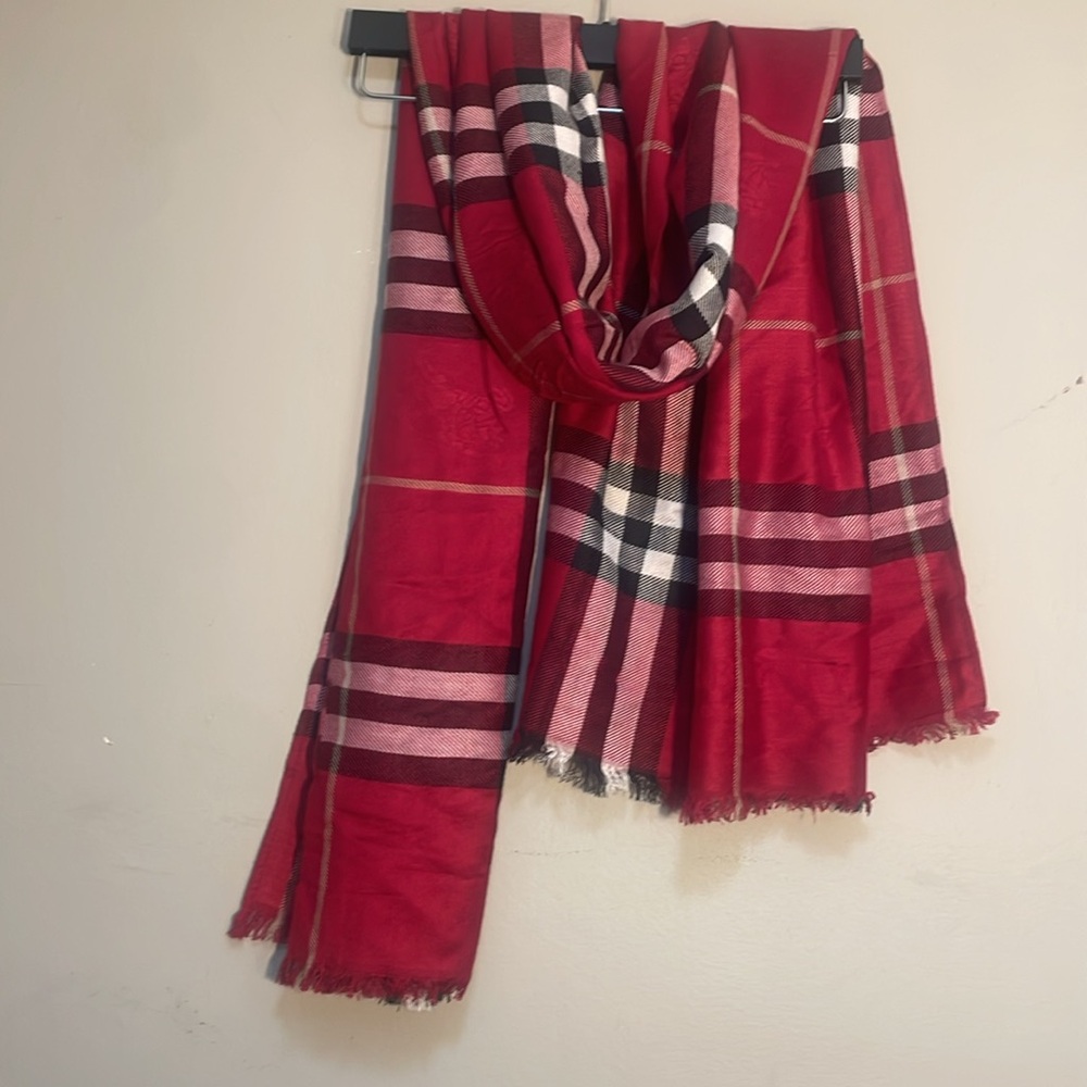 BURBERRY Equestrian Horse Print SCARF - Picture 7 of 10